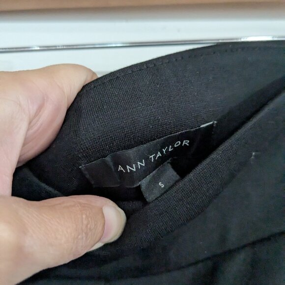 Ann Taylor Stretch Legging Pants with Zipper Pockets Black Size Small - Picture 2 of 5